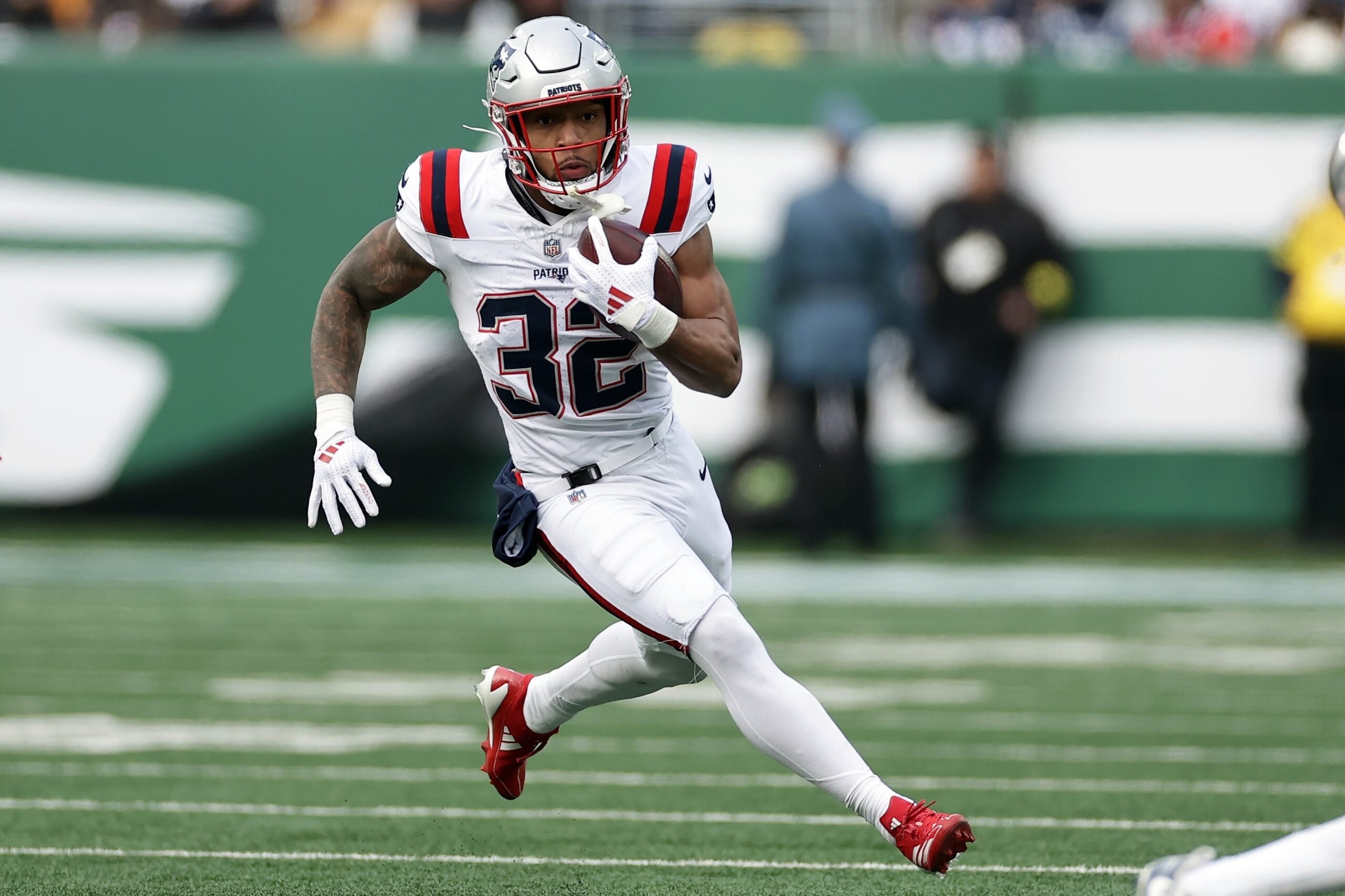 TreVeyon Henderson misses Patriots’ final practice ahead of Chargers ...