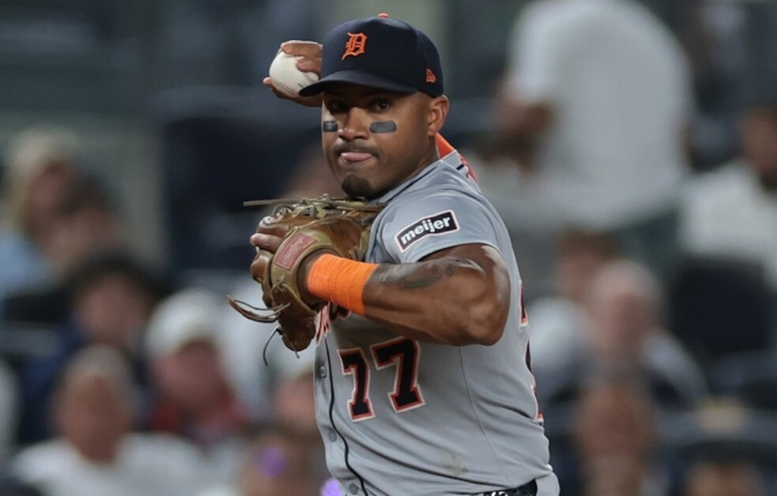 Andy Ibáñez signed to one-year major league contract
