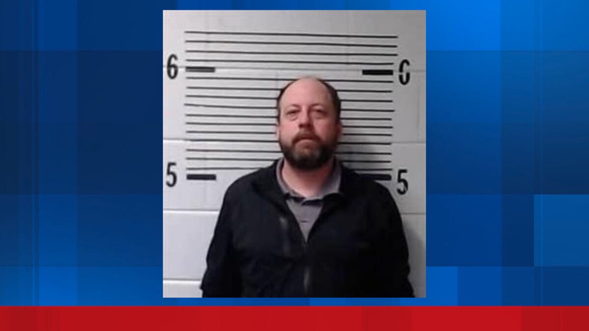 Correctional employee arrested on contraband charges