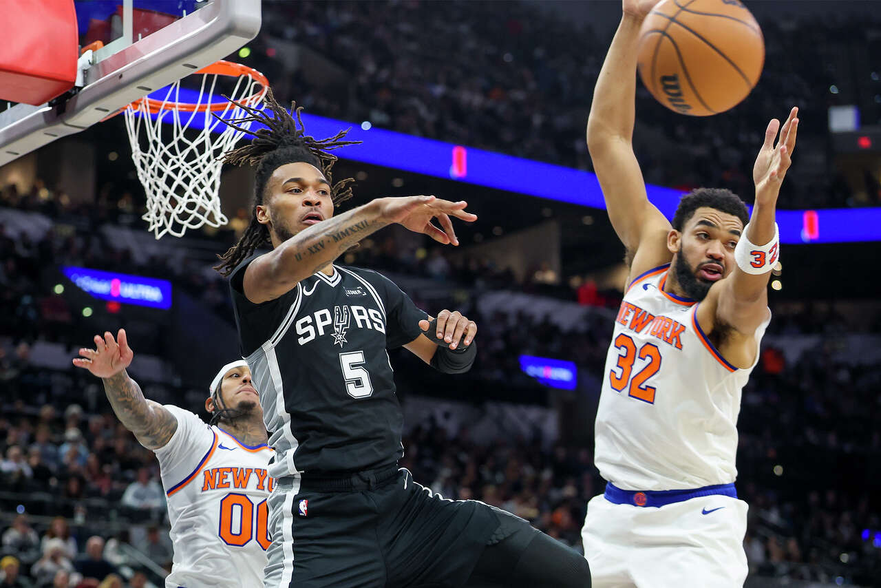 Spurs vs. Knicks: How to watch NBA Finals Game 1, who's starting, who's out