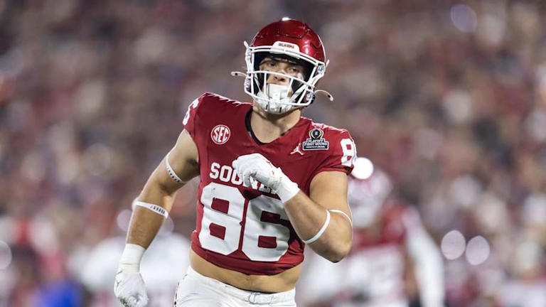 Pitt signs Oklahoma transfer TE