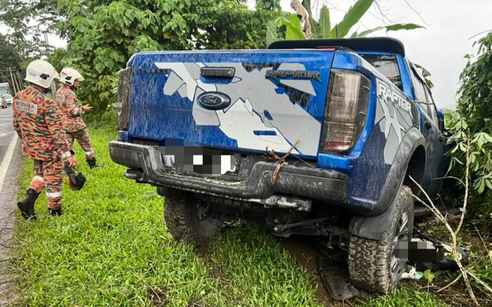Couple die after falling into ravine in collision with pick-up truck
