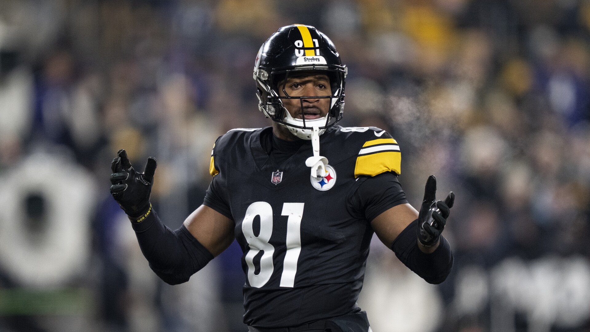 Steelers add TE Jonnu Smith to the injury report