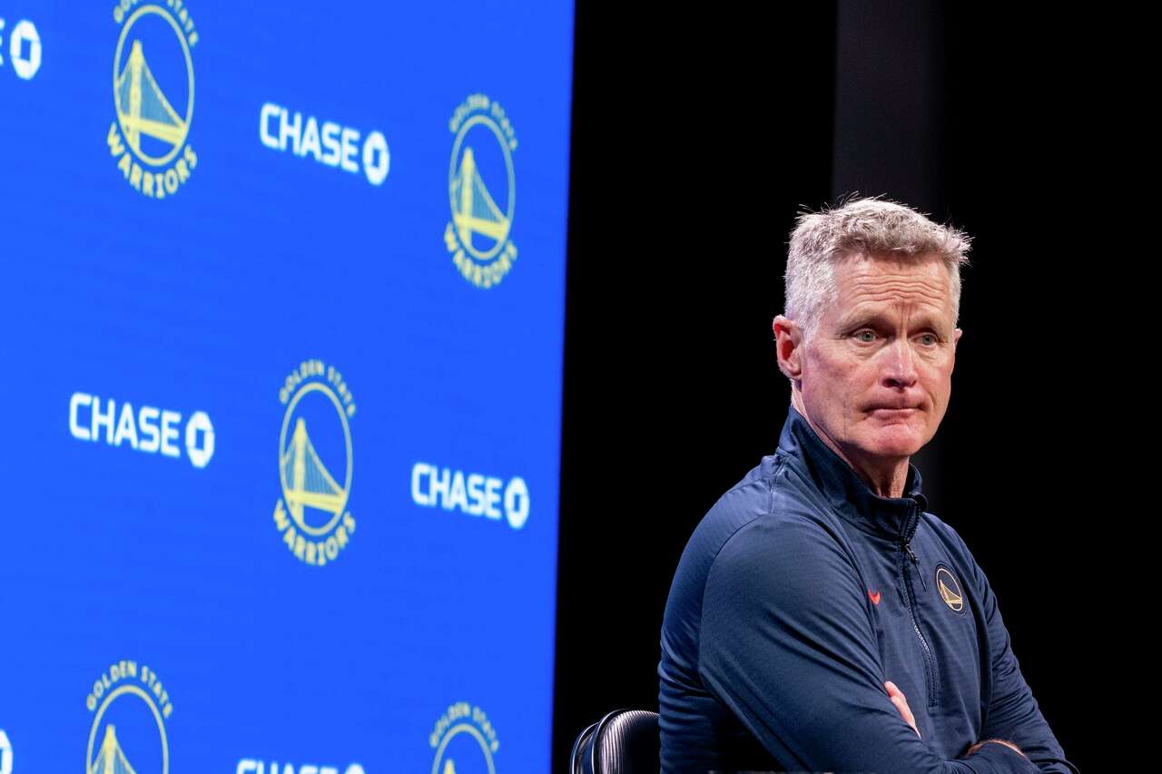 Steve Kerr keeps speaking out on politics, whether Warriors like it or not