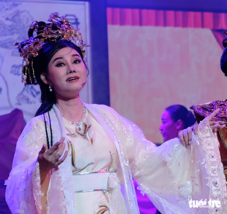 Cuối tuần coi cải lương, hát bội đã đời