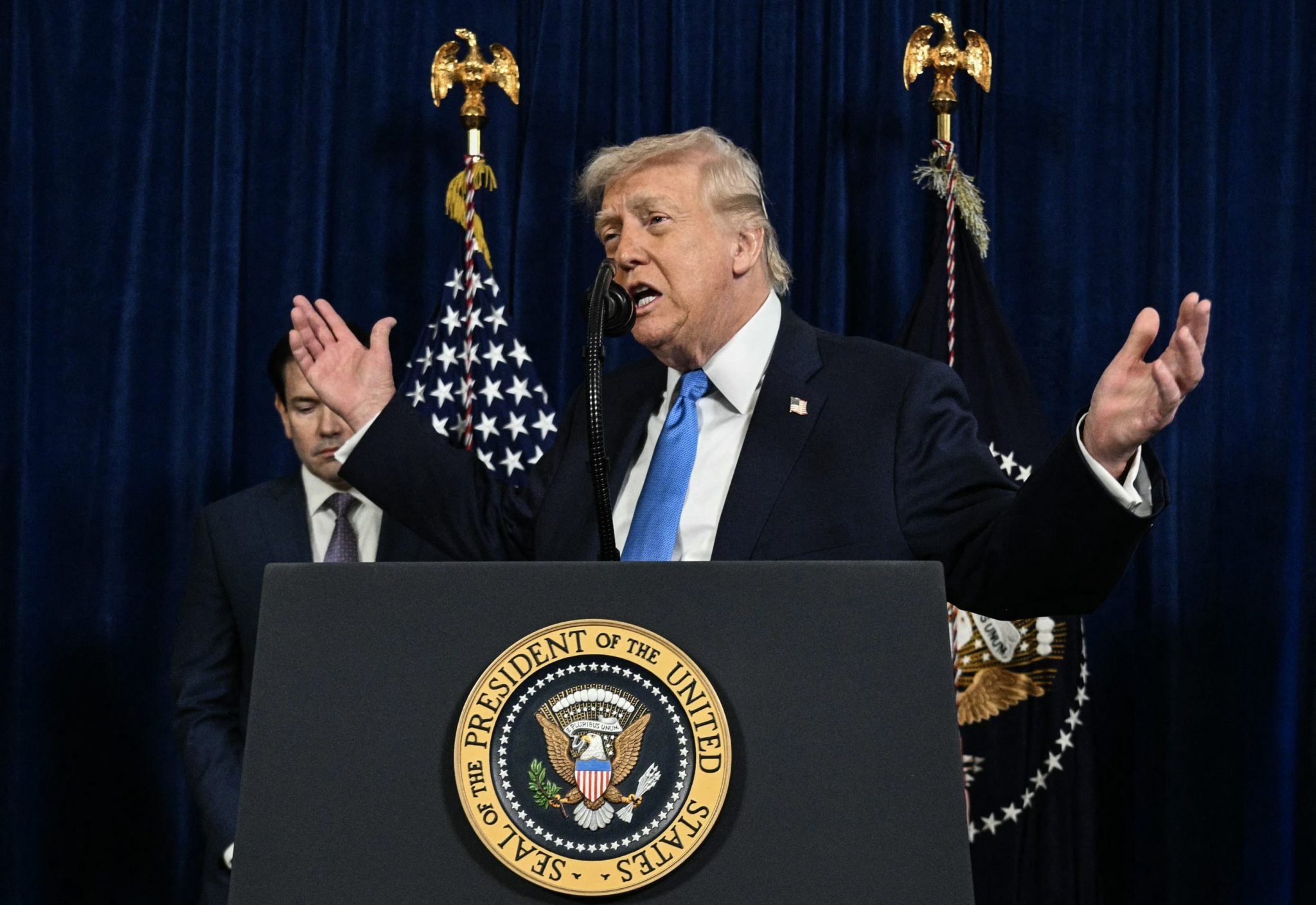 Trump pushes for $100 billion in oil investments in Venezuela while ...
