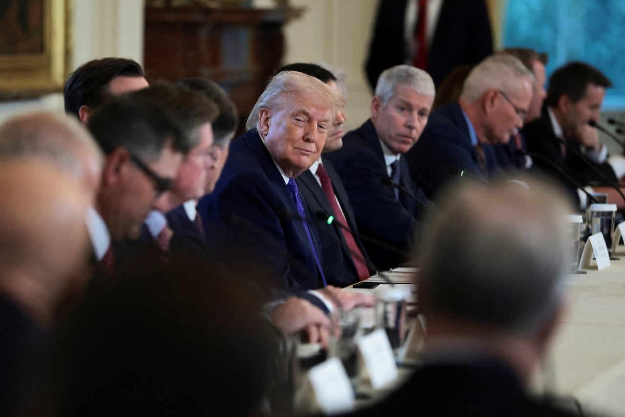 Trump wraps oil execs meeting with no commitments on Venezuela ...