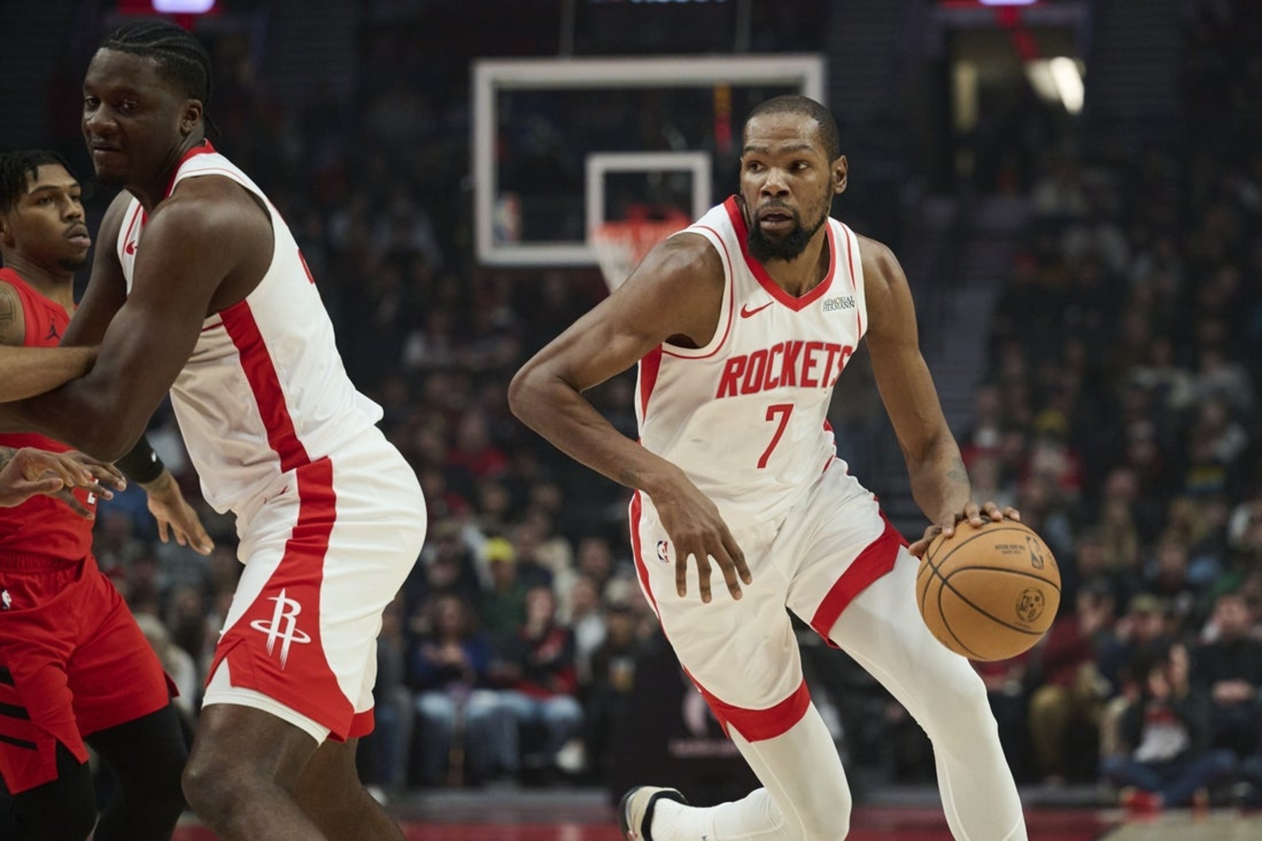 Kevin Durant passes Wilt Chamberlain on all-time scoring list