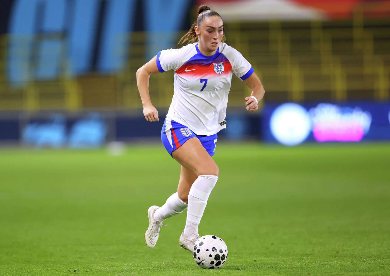 Bay FC to sign Manchester United's Keira Barry, another former player ...
