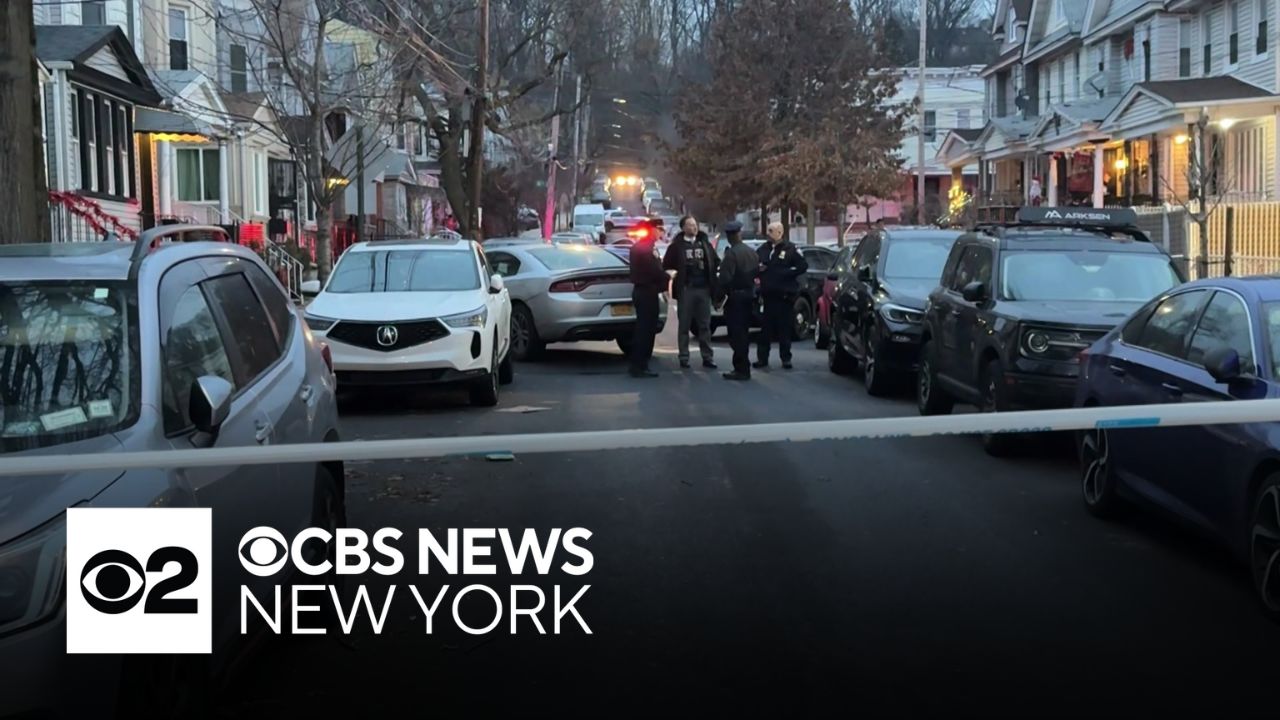 NYPD investigating fatal stabbing of 17-year-old in Woodhaven, Queens