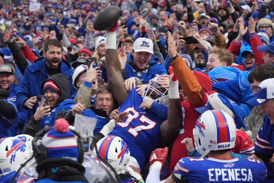 ‘We took the chance’: Rochester Bills fans fly south to support team in ...