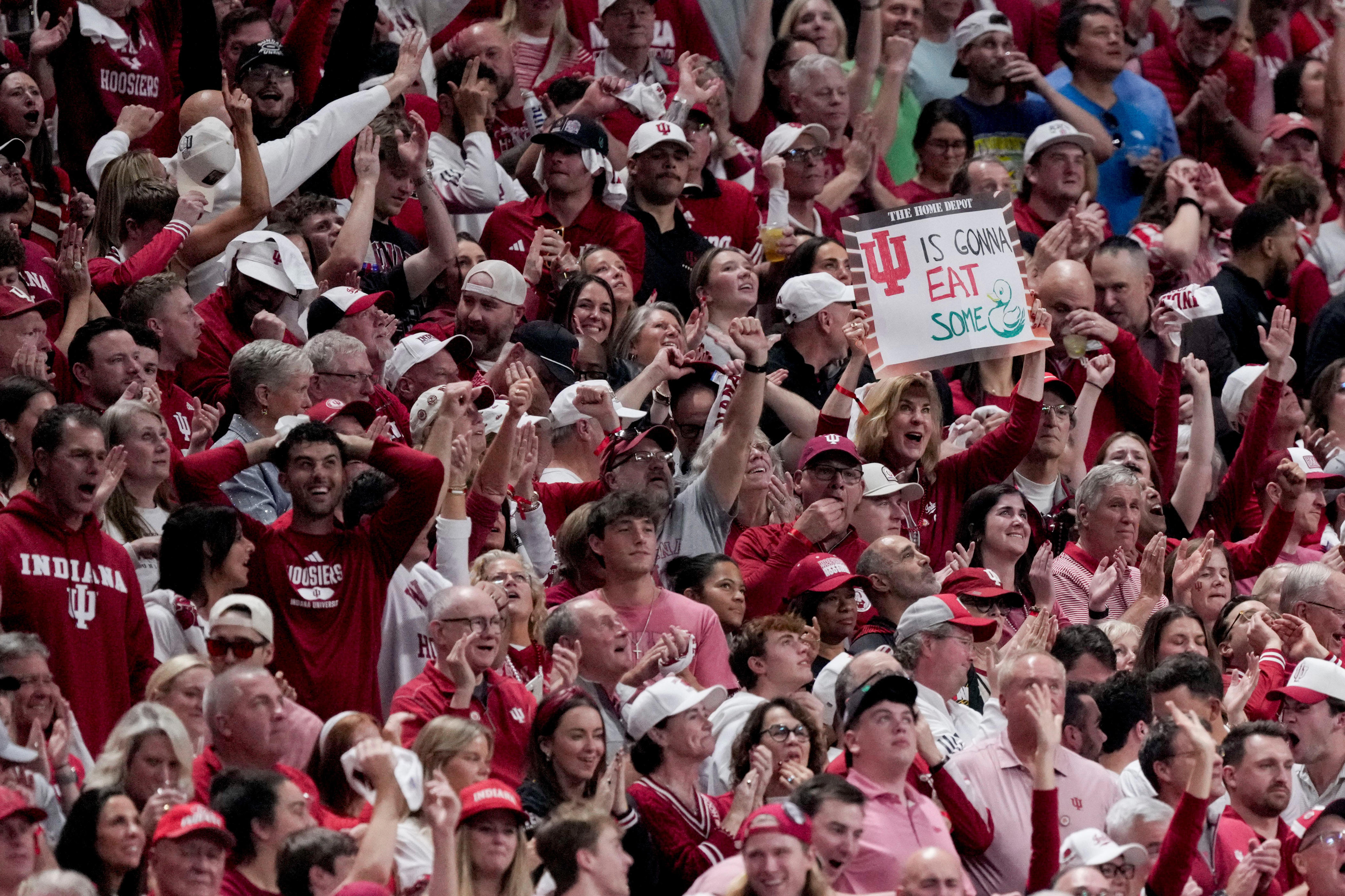 Indiana football fans impacted Oregon offense, quarterback Dante Moore ...