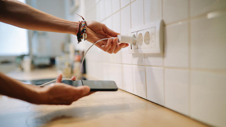 Do unused USB chargers really waste electricity?