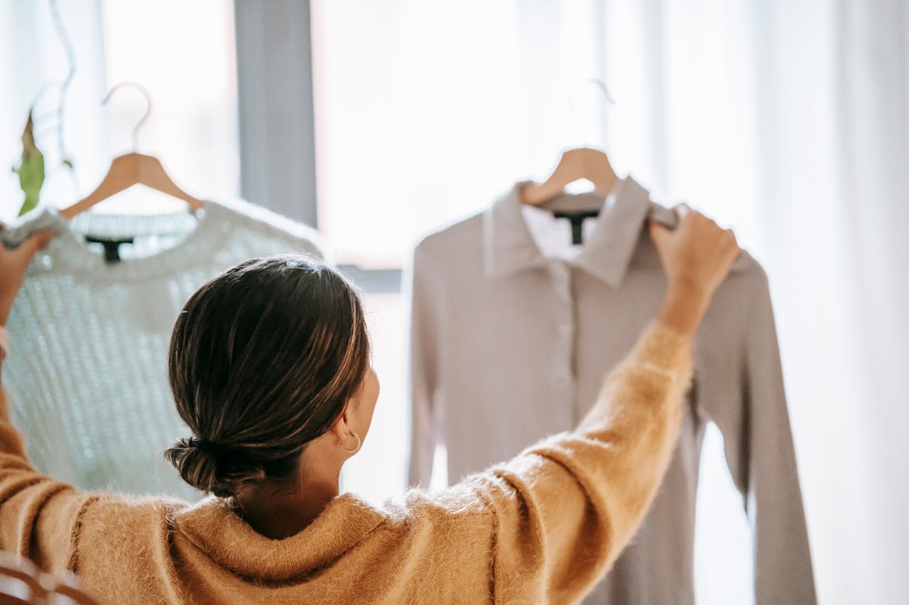 Less is more style explained: Why a minimalist wardrobe elevates ...