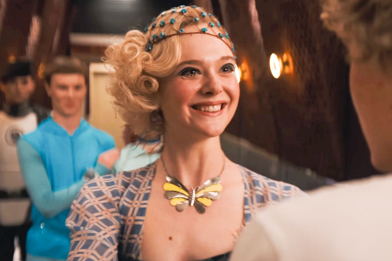 Elle Fanning Teases A Lot Of Selfies Of Herself As Effie Trinket In