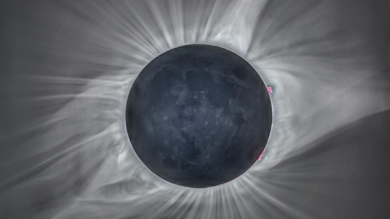Earth may have seeded the moon with life-supporting elements