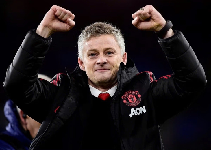 Man United còn bám víu Sir Alex đến bao giờ?