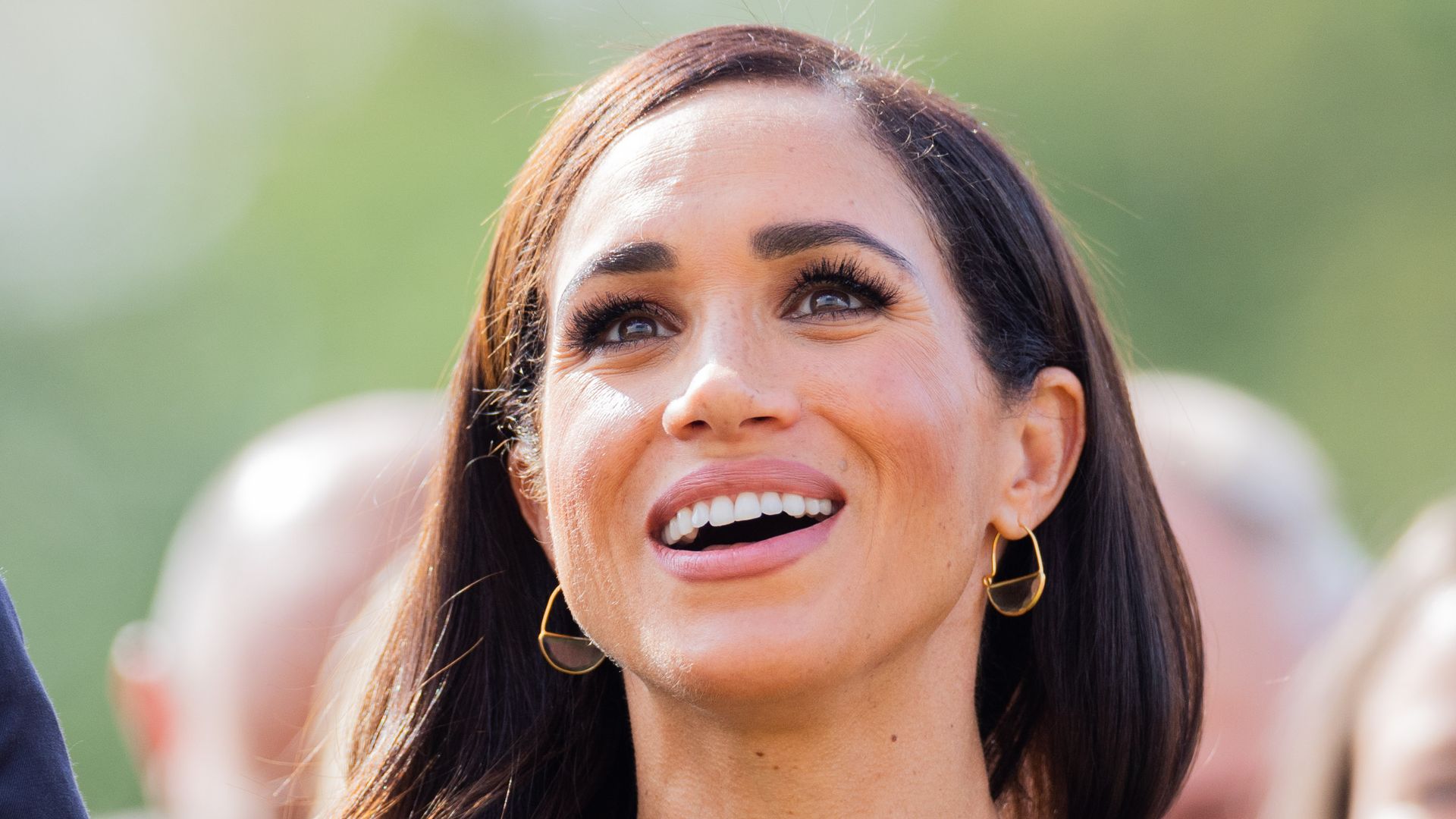 Meghan Markle debuts slicked-back 