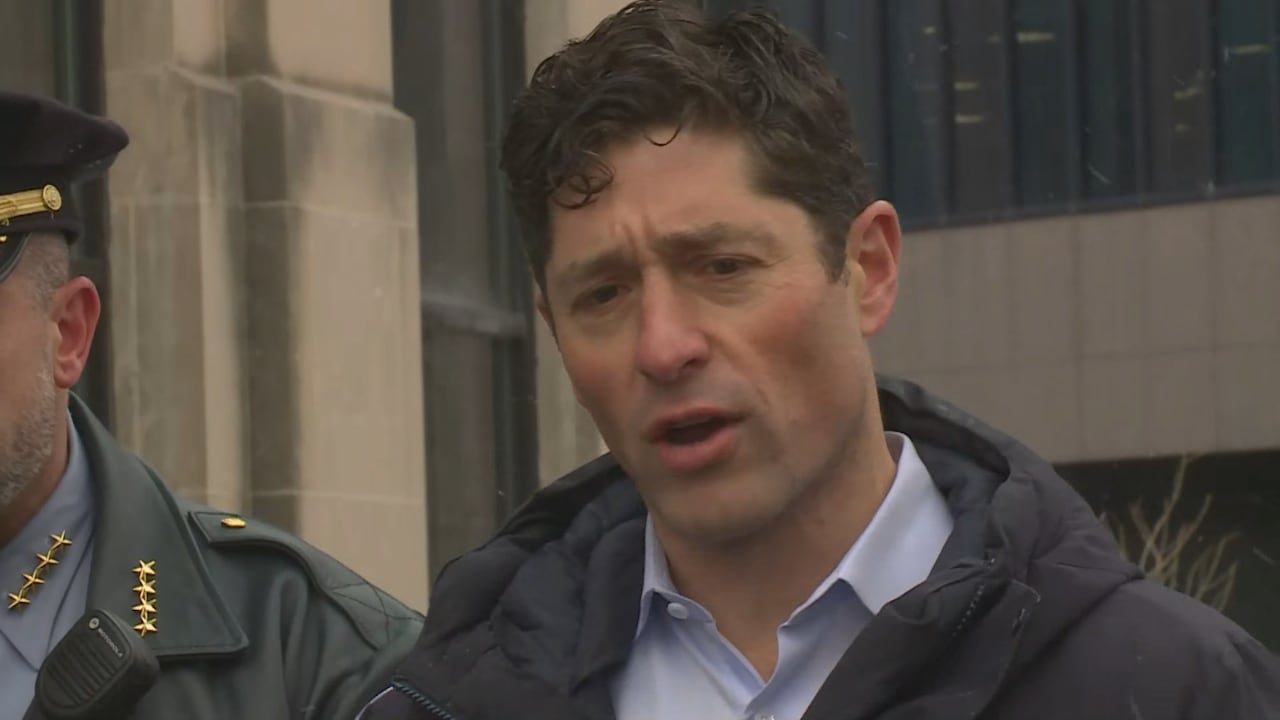 Minneapolis mayor calls ICE’s ‘buckshot tactics’ dangerous