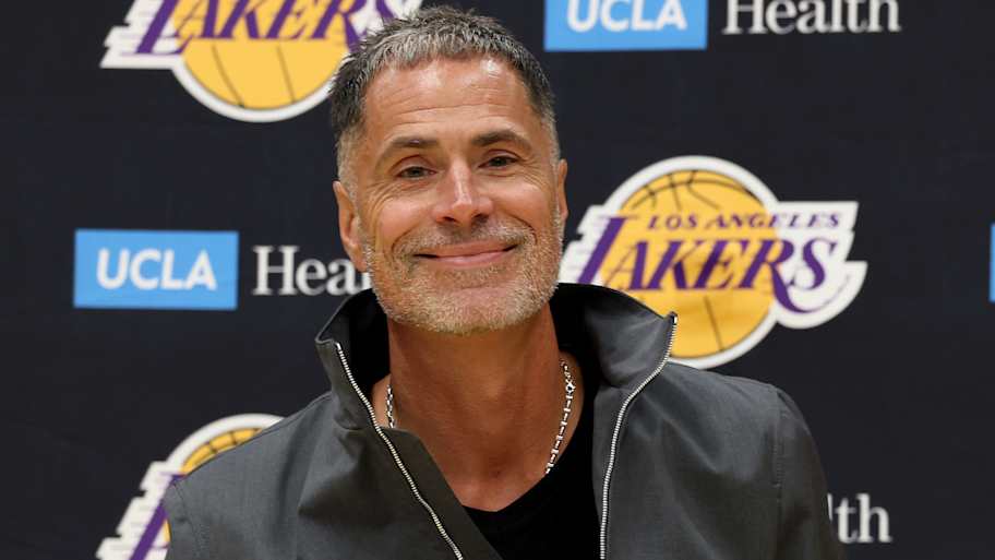 Lakers’ cap-space gamble may already be paying off<br>