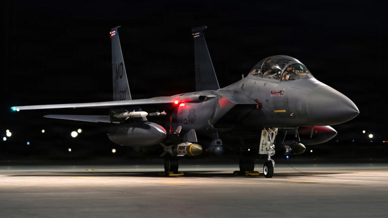 US carries out additional 'large-scale' strikes on ISIS targets in Syria