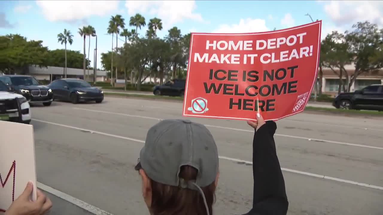 Anti-ICE protesters gather in Boca Raton as tensions rise over federal ...