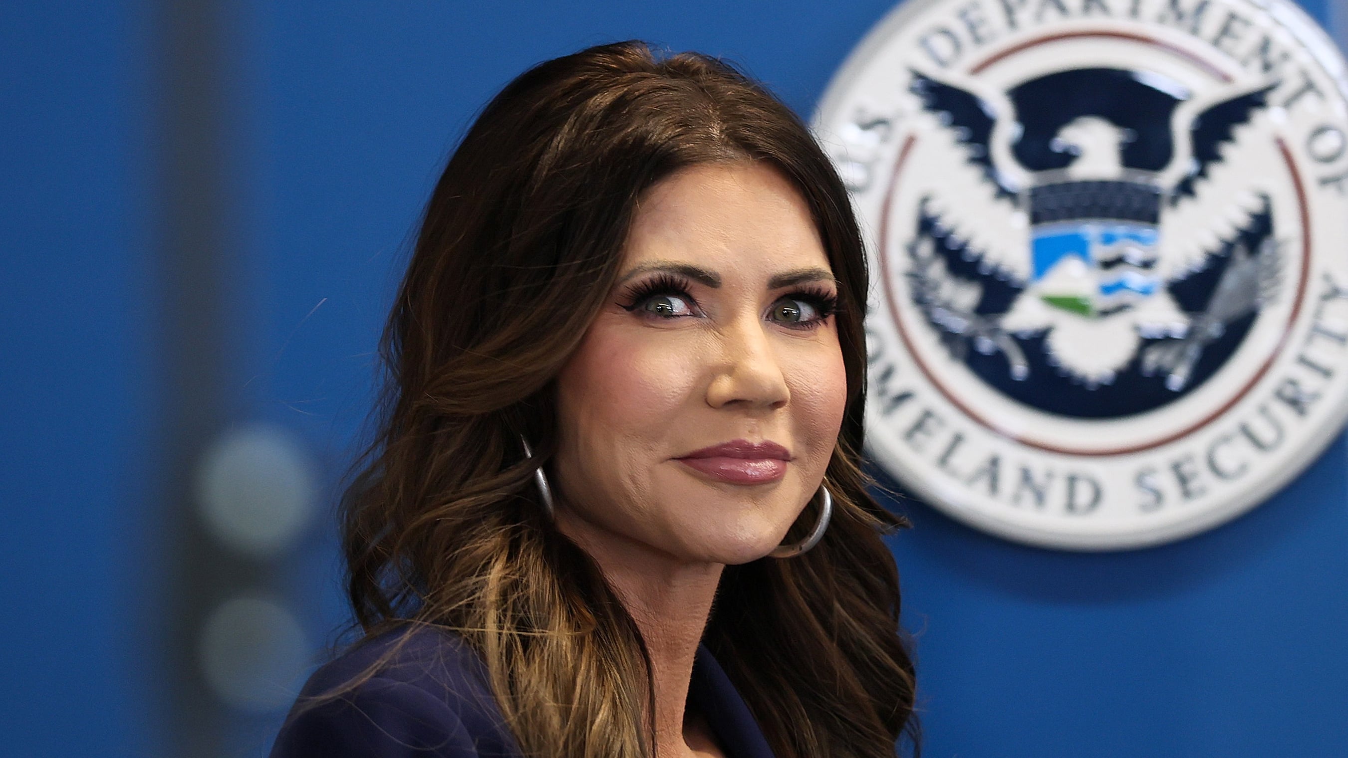 ICE detains billionaire casino financier on remote island<br><br>