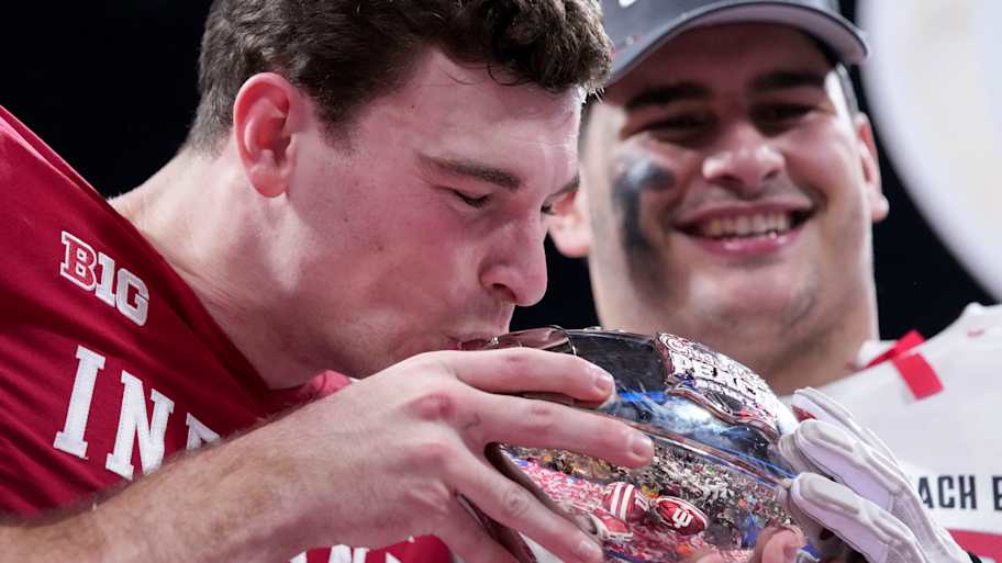Most powerful moment after Oregon’s loss to Indiana wasn’t about the score