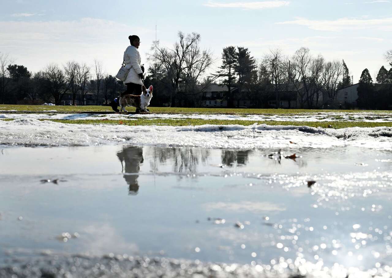 Snow, freezing rain to hit parts of upstate Saturday night