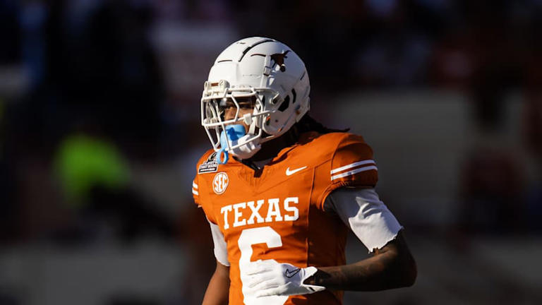 Texas Longhorns DB Kobe Black returns to program after brief portal stint