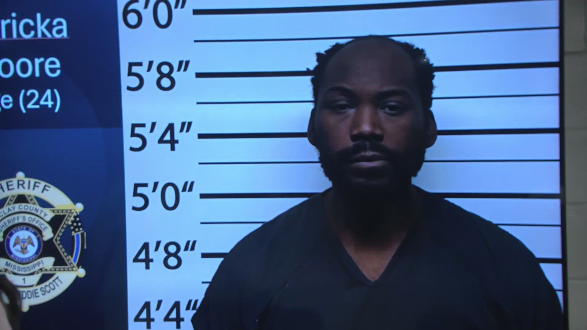 Man in custody after 6 killed in Mississippi shootings, authorities say