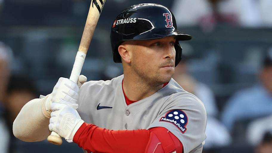 Cubs finally land big fish out of nowhere by stealing Alex Bregman from Red Sox<br><br>