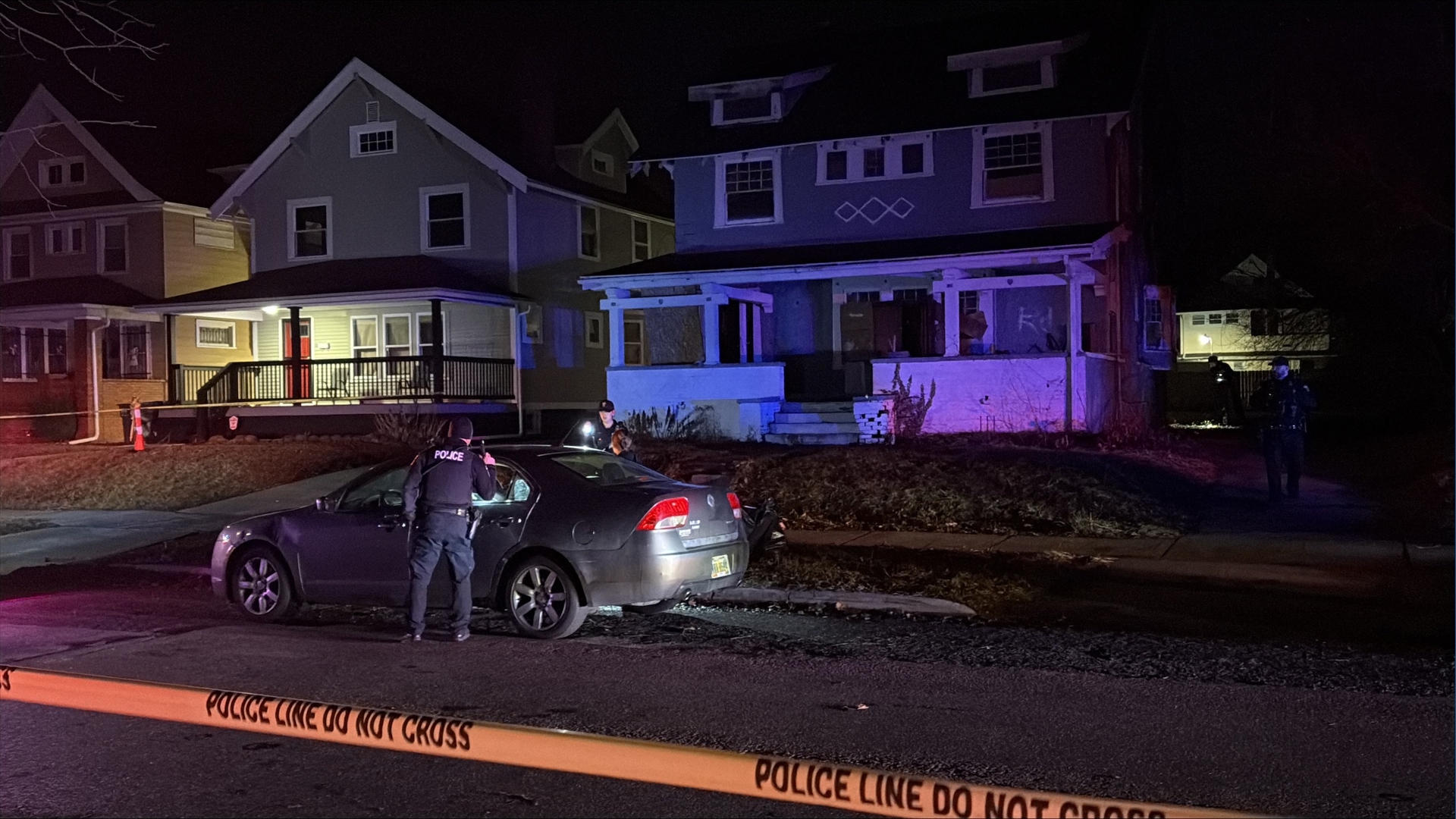 Person found dead from apparent gunshots in central Toledo home