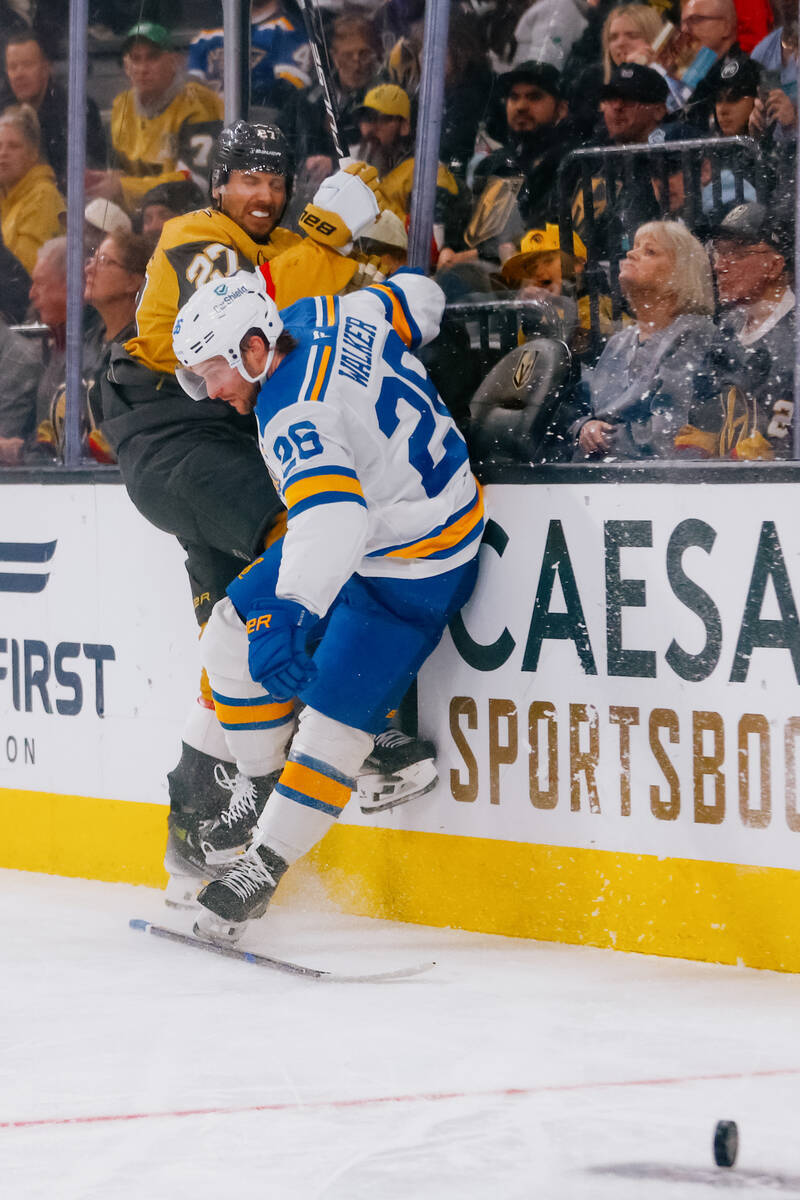 Mark Stone extends scoring streak as Golden Knights win third straight