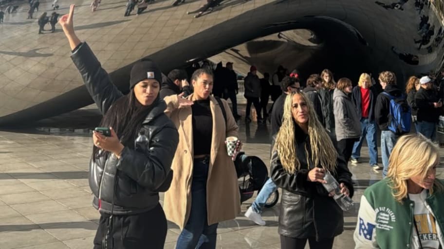 Jordan Love's wife Ronika shares defiant selfie in Chicago before ...
