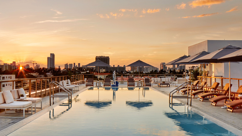 5 rooftop bars I go to for stunning Miami sunsets