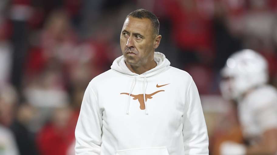 Former Texas Longhorns QB hints at major transfer portal news coming