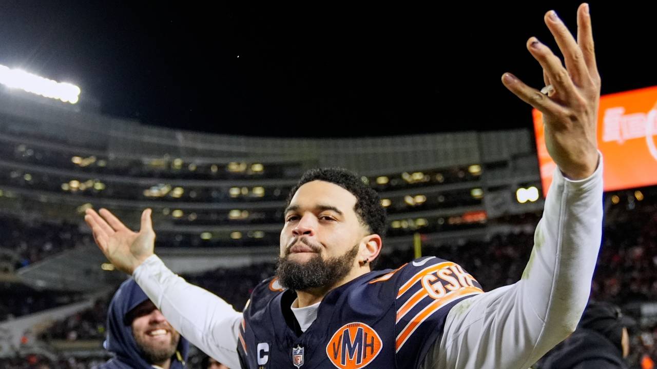 Bears earn first playoff win since 2011 with comeback over Packers