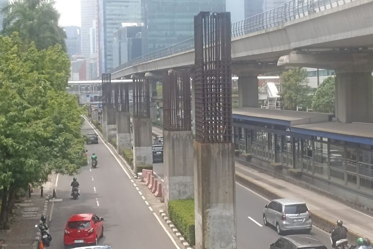 Ini rekayasa lalu lintas selama pembongkaran tiang monorel Jakarta