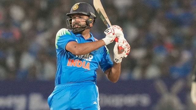 Image for IND vs NZ: रोहित शर्मा ने तोड़ा क्रिस गेल का वर्ल्ड रिकॉर्ड; 650वां छक्का लगाकर रचा नया इतिहास