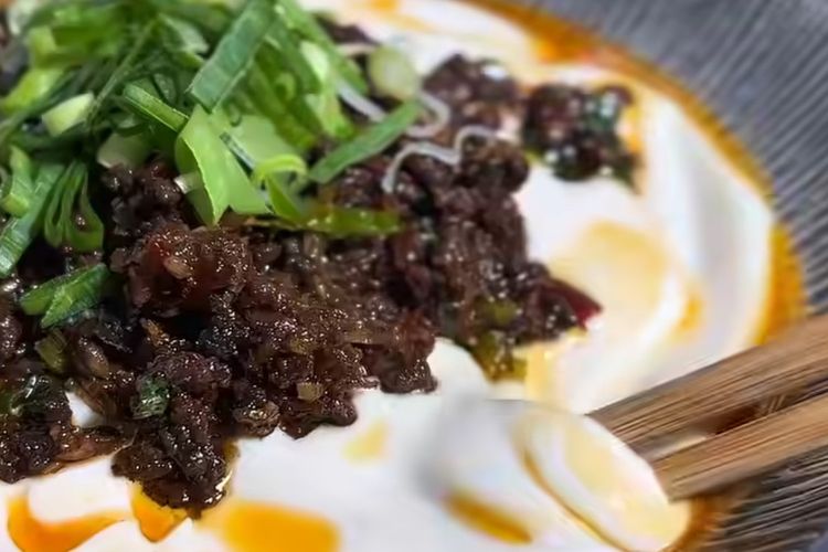 Resep creamy udon dengan tofu lembut dan tumis daging gurih