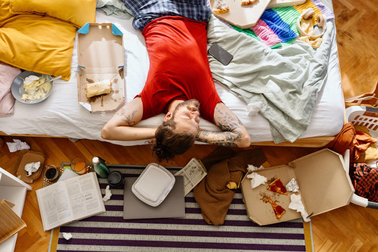 Why experts are warning against 'bed rotting'
