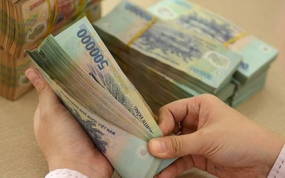 Trình Chính phủ xem xét điều chỉnh tiền lương cán bộ công chức, lực lượng vũ trang