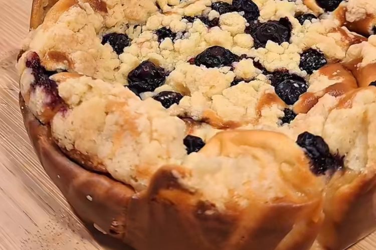 Blueberry crumble cheesecake, perpaduan lembut dan renyah yang menggoda