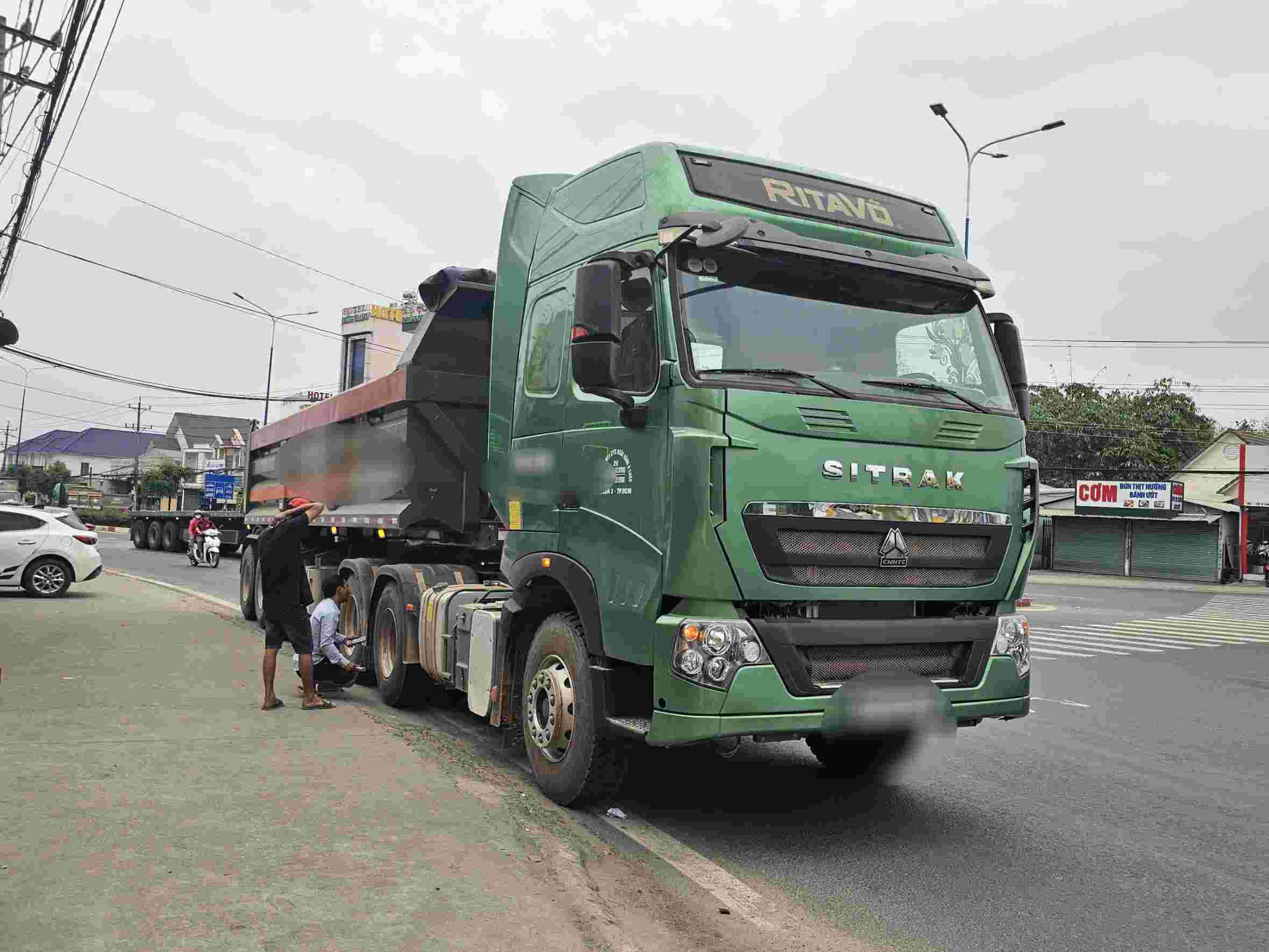 Lại xảy ra tai nạn ở vòng xoay tại TPHCM khiến một người tử vong