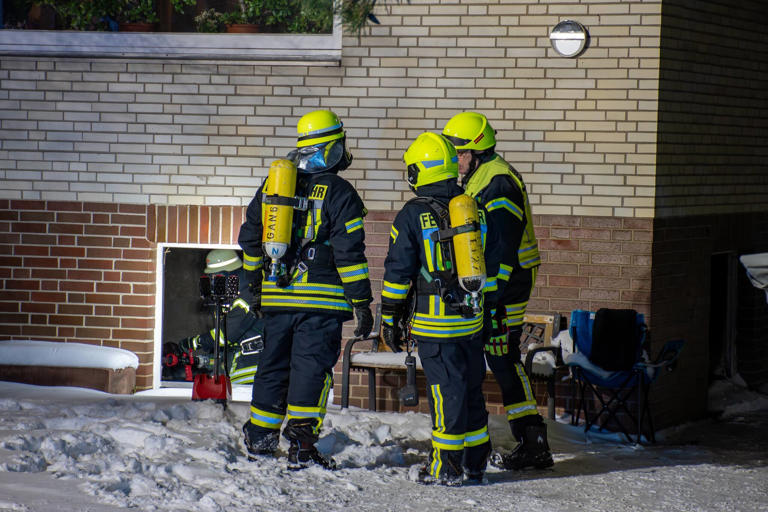 Mieter musste reanimiert werden: Verpuffung zerstört Wohnung in Wittingen