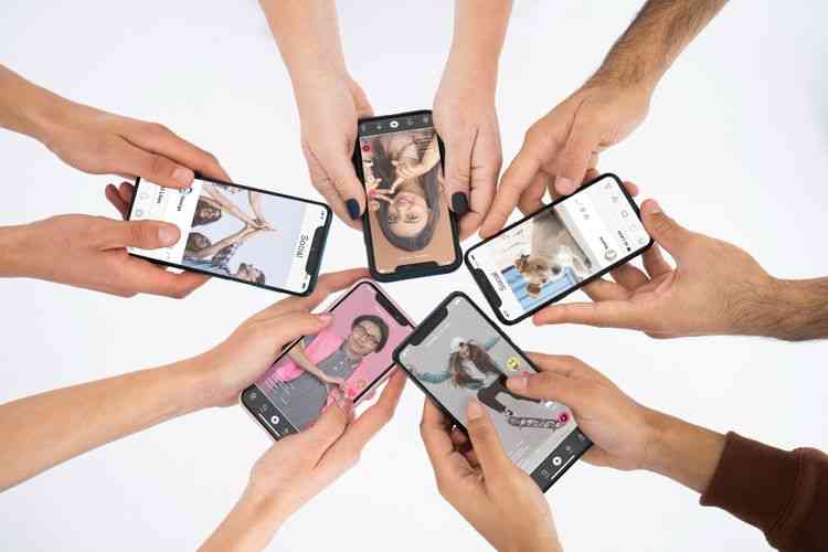 Topeng digital, saat kejujuran tersimpan di balik akun gembok