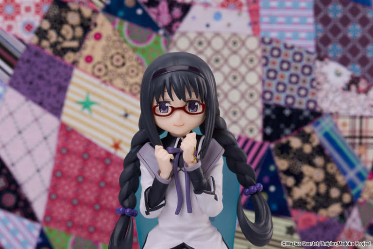 『まどマギ』全員セットで2万円台！映画の“お茶会シーン”がフィギュア化…5体並べてリアルに再現