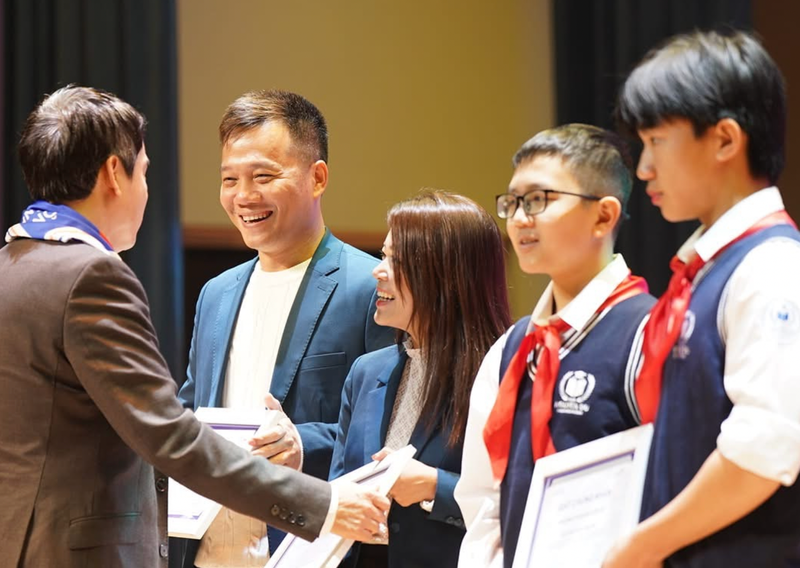 Hơn 2.500 chuyên gia đồng hành cùng chiến dịch 'Không một mình'