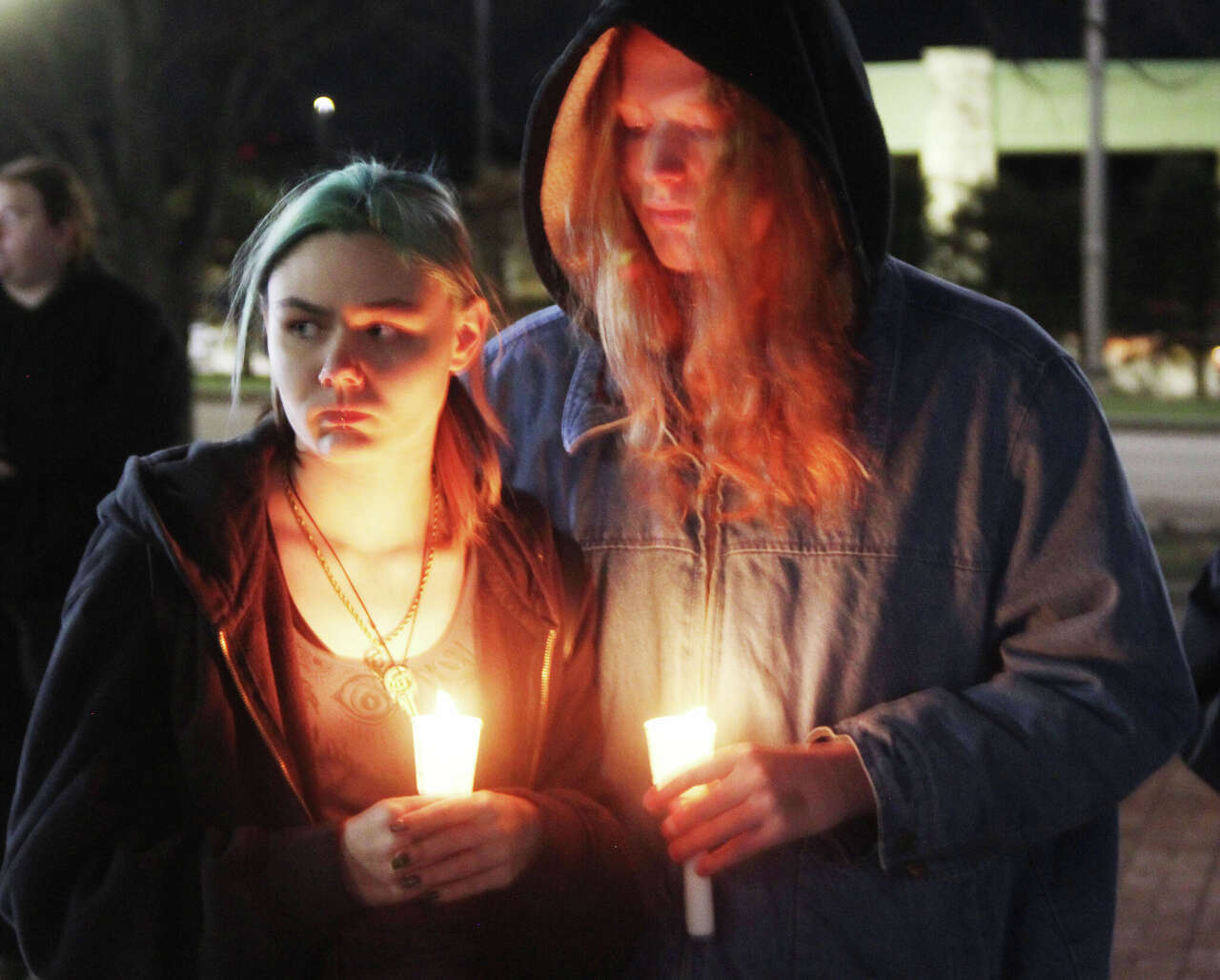 Alton vigil draws about 150 to mourn Renee Good after ICE shooting